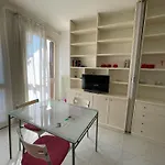 3v Ugo Whit Pool Appartement *