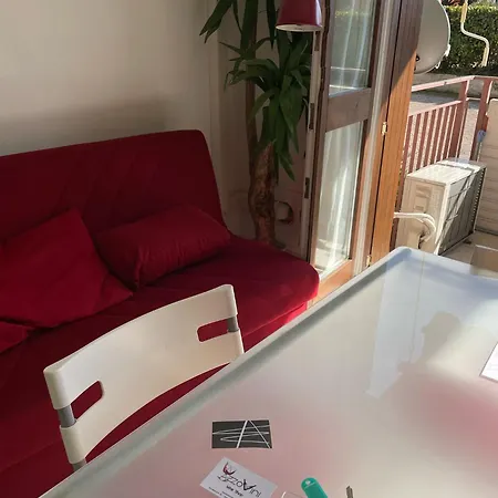 3v Ugo Whit Pool Appartement