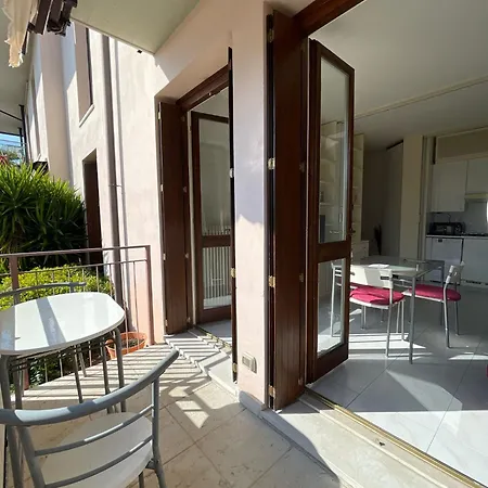 3v Ugo Whit Pool Apartment Bardolino