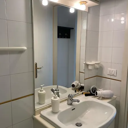 3v Ugo Whit Pool * Bardolino