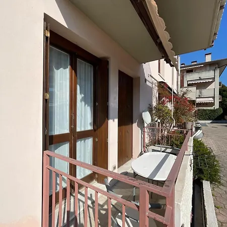 3v Ugo Whit Pool Appartamento