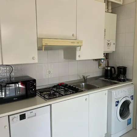 3v Ugo Whit Pool Apartment *